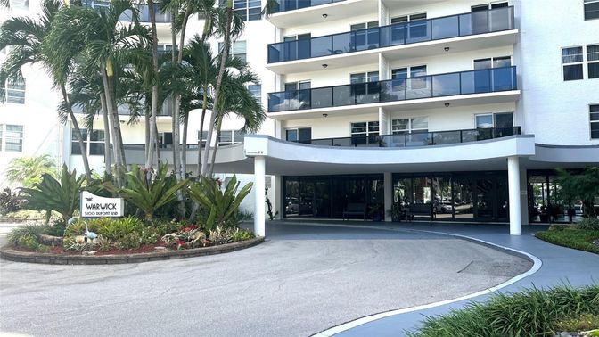 Exterior, Facade, Condo Building