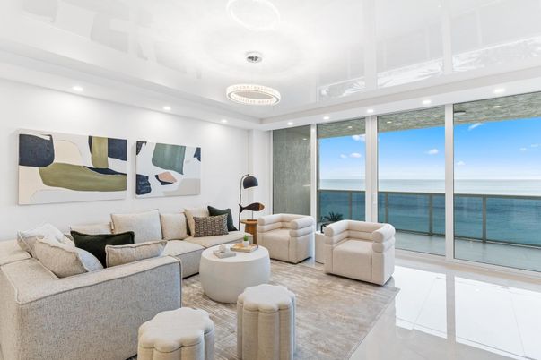 Interior, Living room, Pendant Lights, Recessed Lighting, Water