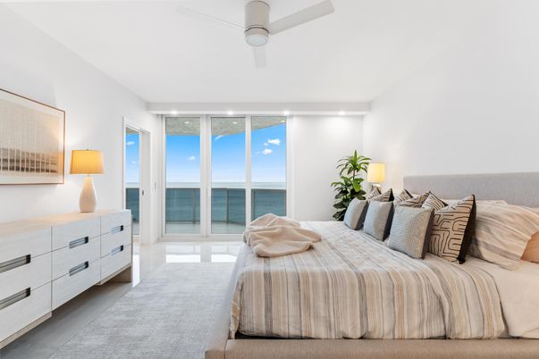 Bedroom, Interior, Recessed Lighting, Water