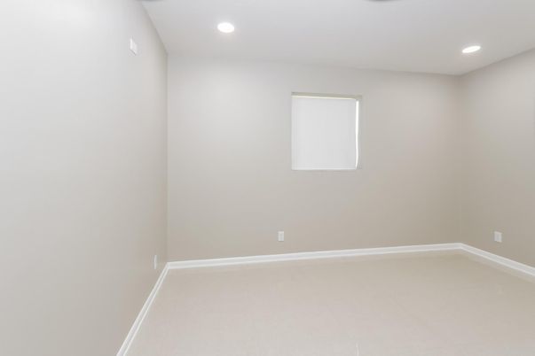Empty room, Interior, Recessed Lighting