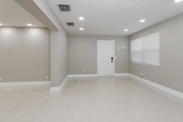 Empty room, Interior, Recessed Lighting
