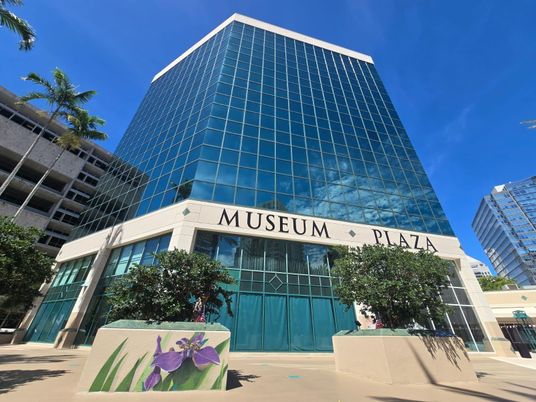 Exterior, Facade, Highrise