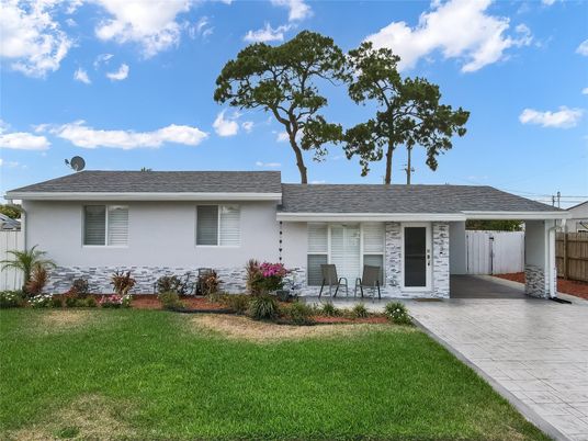 Backyard, Exterior, Facade, Ranch