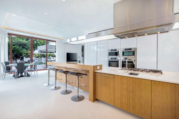 Dining room, Interior, Kitchen, Recessed Lighting, Stainless Steel Appliances