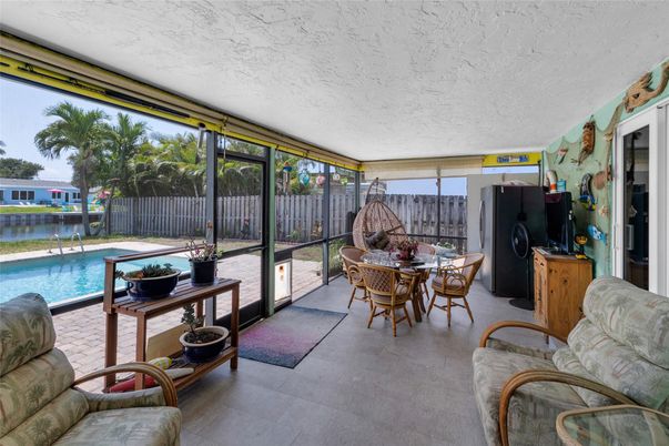 Dining room, Interior, Sun Room, Water