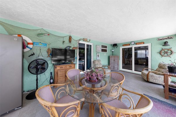 Dining room, Interior