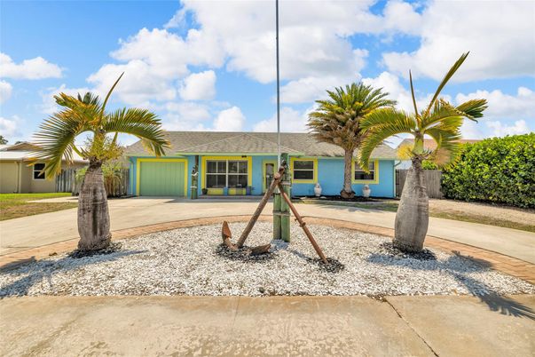 Attached, Backyard, Exterior, Facade, Ranch