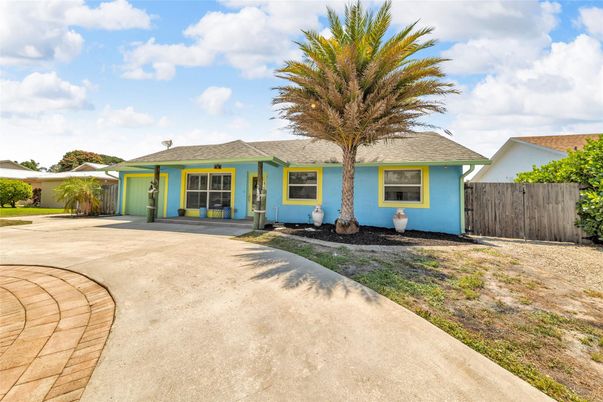 Backyard, Exterior, Facade, Ranch