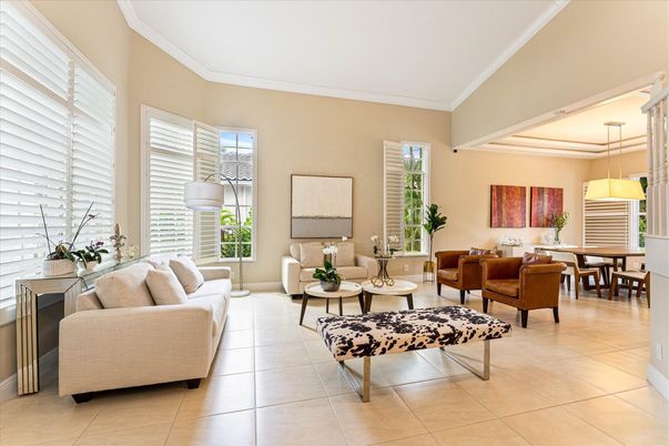 Dining room, Interior, Living room, Pendant Lights