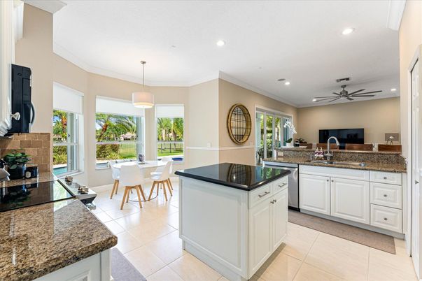 Dining room, Interior, Kitchen, Pendant Lights, Recessed Lighting