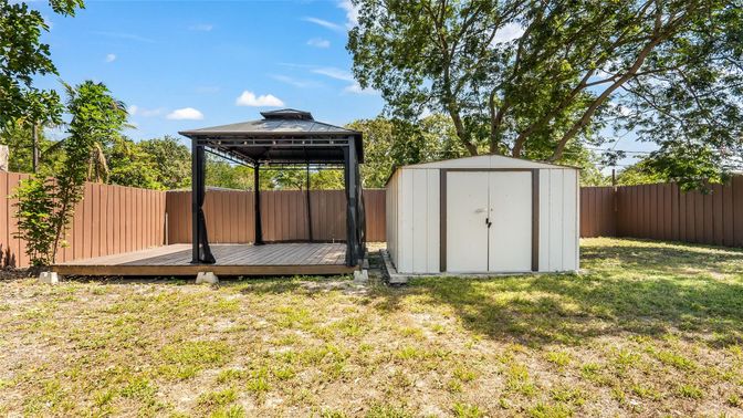 Backyard, Exterior