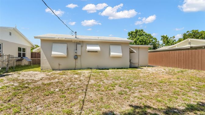 Backyard, Exterior