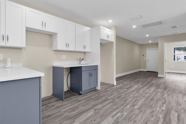 Interior, Recessed Lighting, Wood Texture Flooring