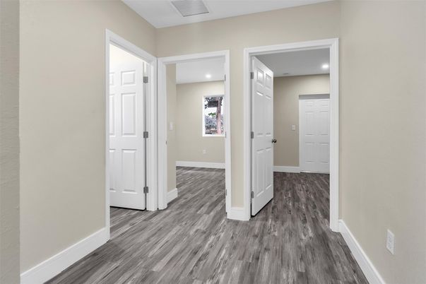 Empty room, Interior, Recessed Lighting, Wood Texture Flooring