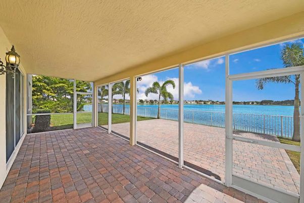 Interior, Sun Room, Water