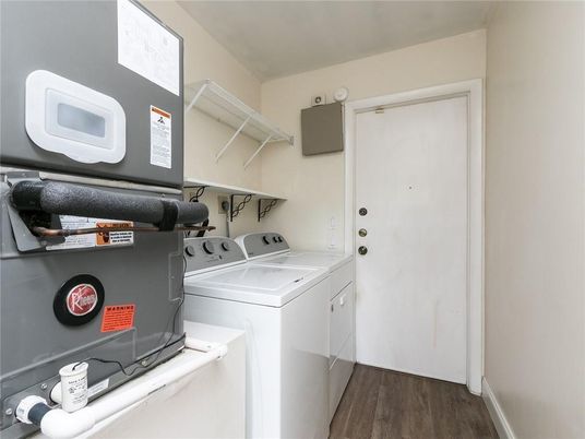 Interior, Washer, Wood Texture Flooring