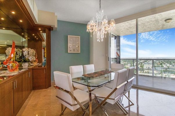 Chandelier, Dining room, Interior, Recessed Lighting, Water