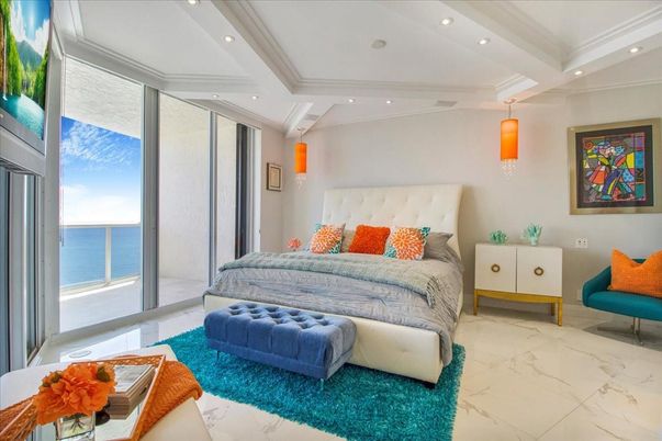 Bedroom, Interior, Marble, Recessed Lighting, Water