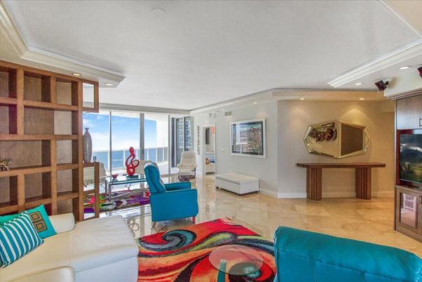 Interior, Living room, Recessed Lighting, Water