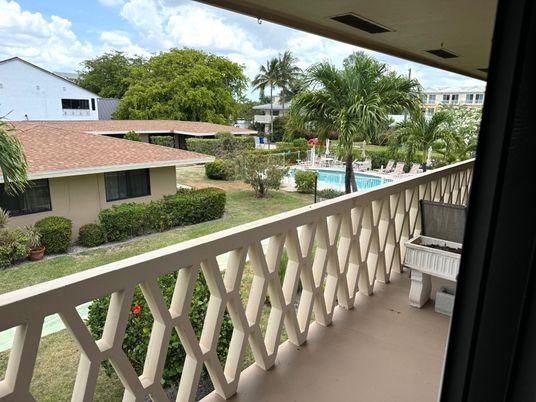 Exterior, Pool, Other