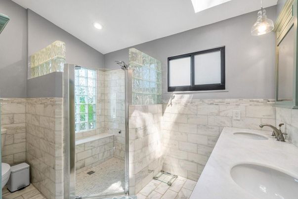 Bathroom, Interior, Pendant Lights, Recessed Lighting