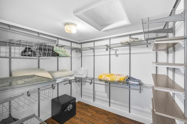 Interior, Walk-in Closets, Wood Texture Flooring