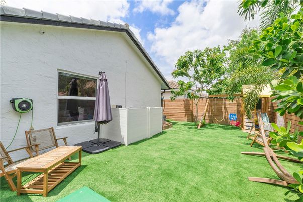 Backyard, Exterior, Playground