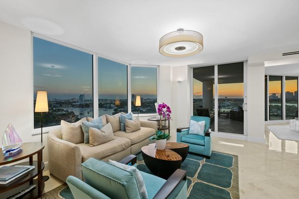 Interior, Living room, Water
