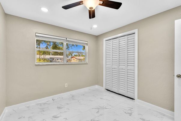 Empty room, Interior, Marble, Recessed Lighting
