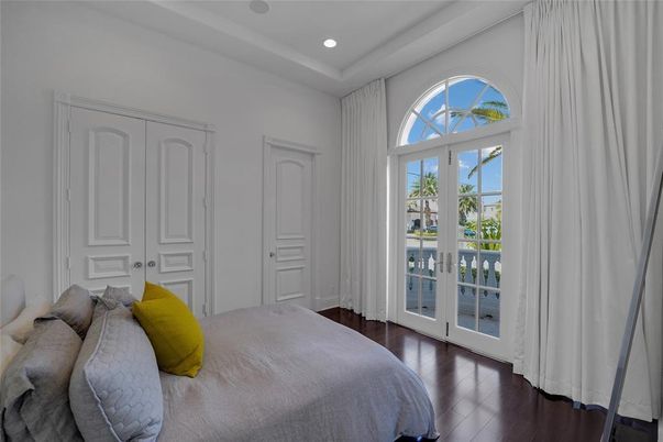 Bedroom, Interior, Recessed Lighting, Water, Wood Texture Flooring