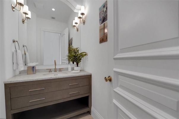 Bathroom, Interior, Recessed Lighting