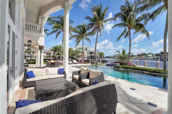 Exterior, Pool, Water