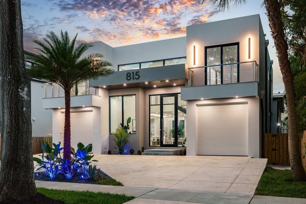 Attached, Exterior, Facade, Modern