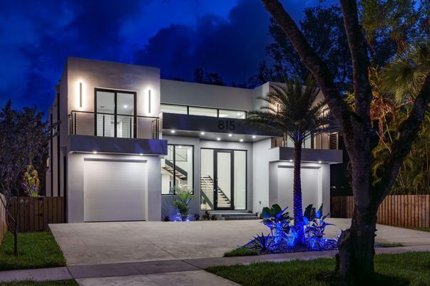 Attached, Exterior, Facade, Modern
