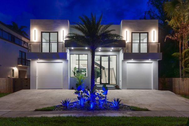 Attached, Exterior, Facade, Modern