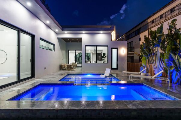 Exterior, Pool