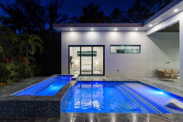 Exterior, Pool