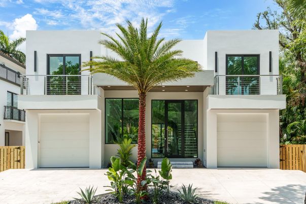 Attached, Exterior, Facade, Modern
