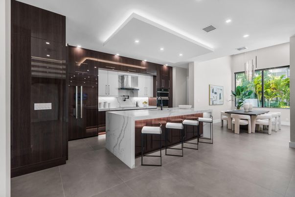 Dining room, Interior, Kitchen, Recessed Lighting, Stainless Steel Appliances