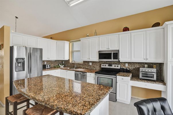 Interior, Kitchen, Pendant Lights, Stainless Steel Appliances