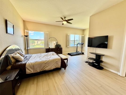 Bedroom, Fitness Equipment, Interior, Wood Texture Flooring