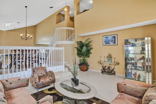 Chandelier, Interior, Living room