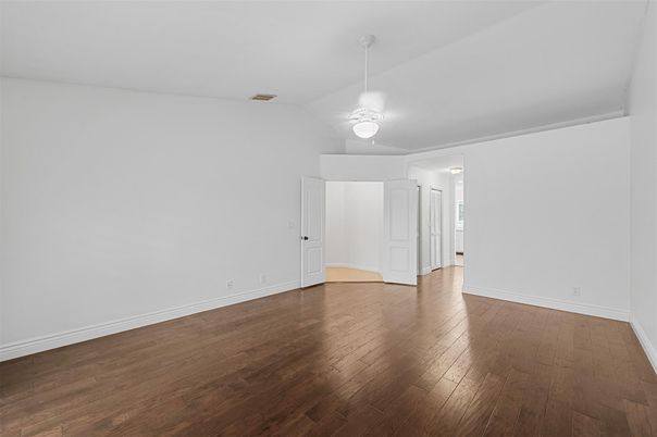 Empty room, Interior, Pendant Lights, Wood Texture Flooring