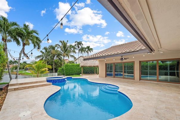 Exterior, Pool, Water