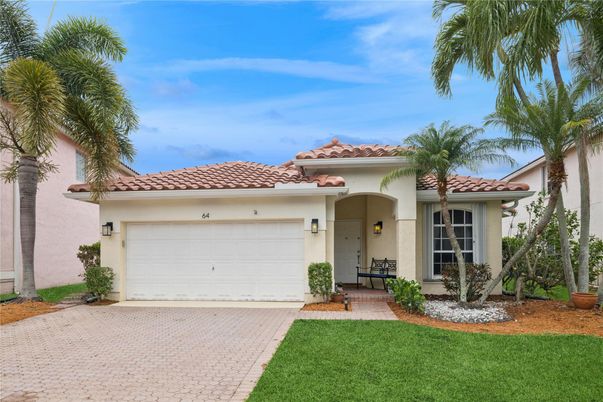 Attached, Exterior, Facade, Spanish Mediterranean