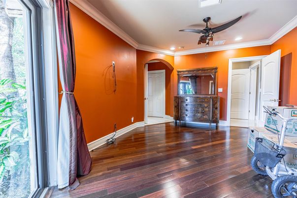 Interior, Recessed Lighting, Wood Texture Flooring