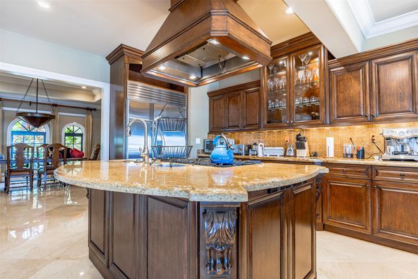 Dining room, Interior, Kitchen, Pendant Lights, Recessed Lighting, Stainless Steel Appliances