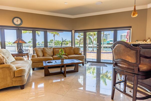 Interior, Living room, Pendant Lights, Recessed Lighting, Water