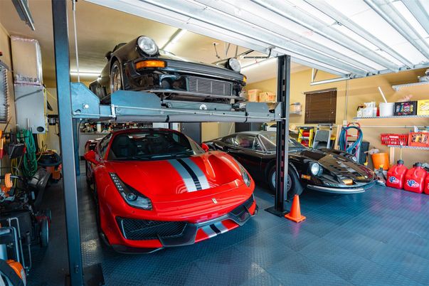 Garage, Interior