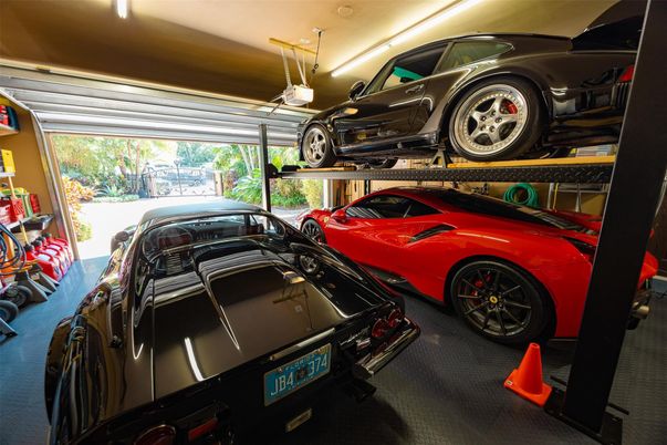 Garage, Interior